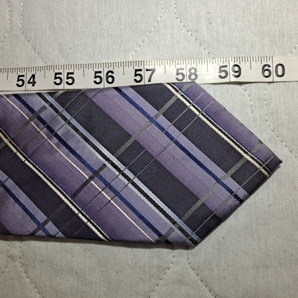 Van Heusen 💯 Silk Designer Necktie 60" x 3.75" Purple Stripes Stain Resistant - Picture 10 of 10